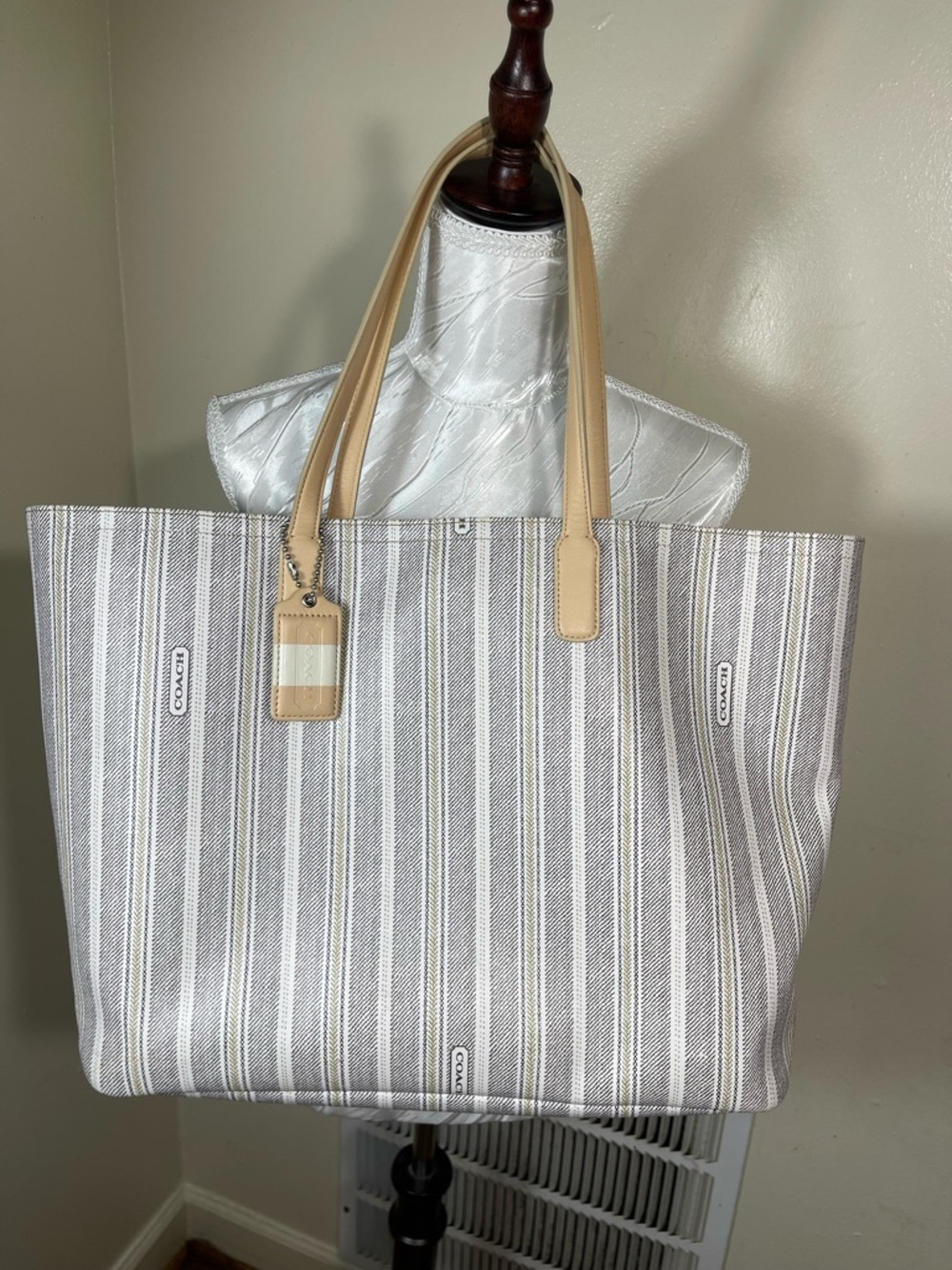 COACH LEGACY WEEKEND White/Gray Ticking Stripe PVC Large Tote and purse - Picture 2 of 9
